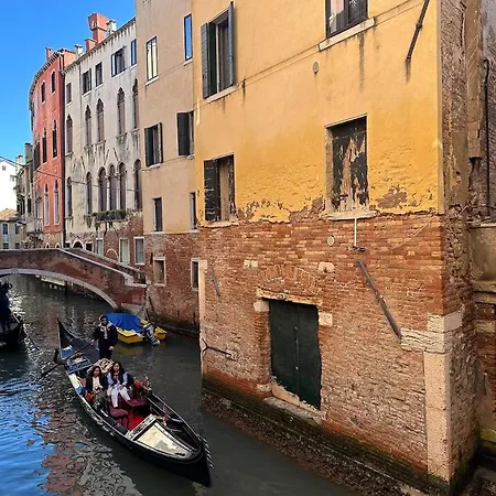Nel Centro Di Daire Venedik