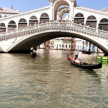Nel Centro Di Daire Venedik